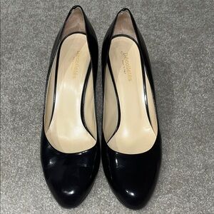 Elegant Black Heels with Minimalist Design